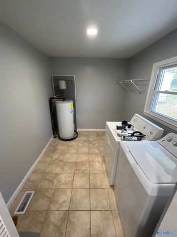 6202 Valley Park Drive, Huntsville, AL 35810