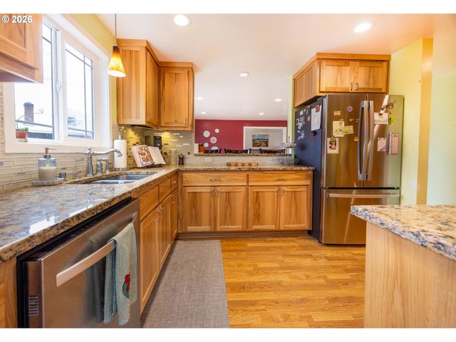 215 JONQUIL Ave, Eugene, OR 97404