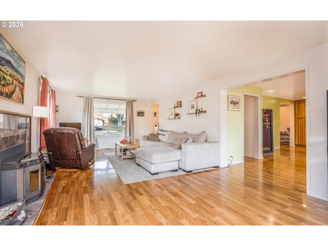 215 JONQUIL Ave, Eugene, OR 97404