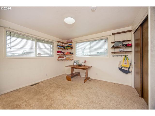 215 JONQUIL Ave, Eugene, OR 97404