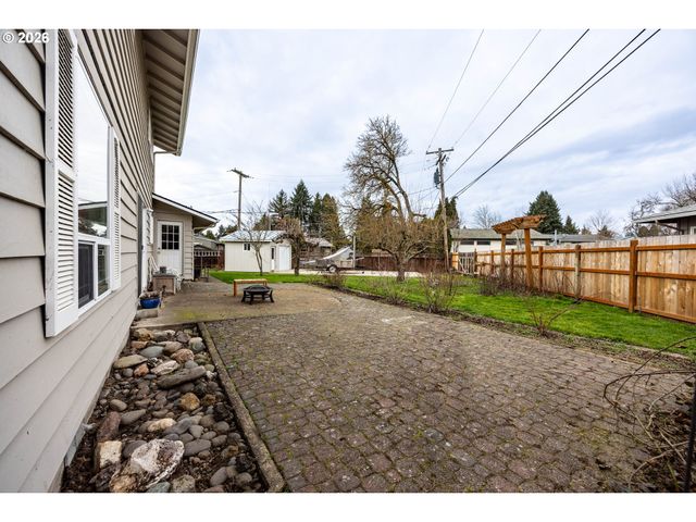 215 JONQUIL Ave, Eugene, OR 97404