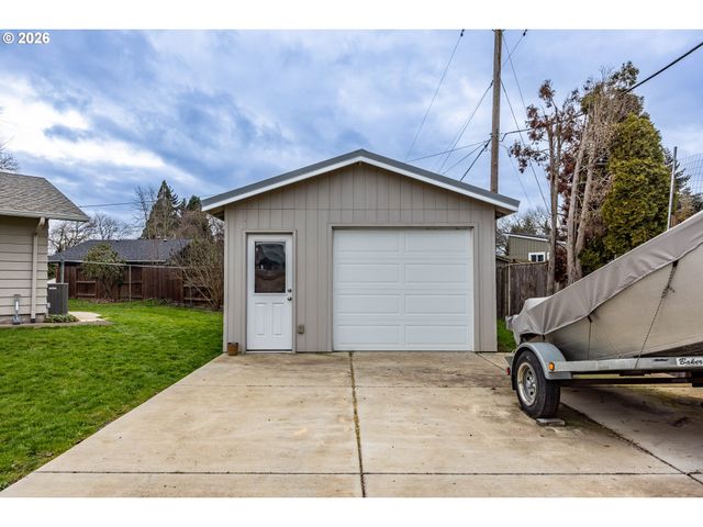 215 JONQUIL Ave, Eugene, OR 97404