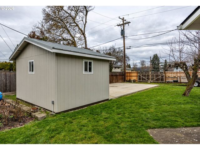 215 JONQUIL Ave, Eugene, OR 97404