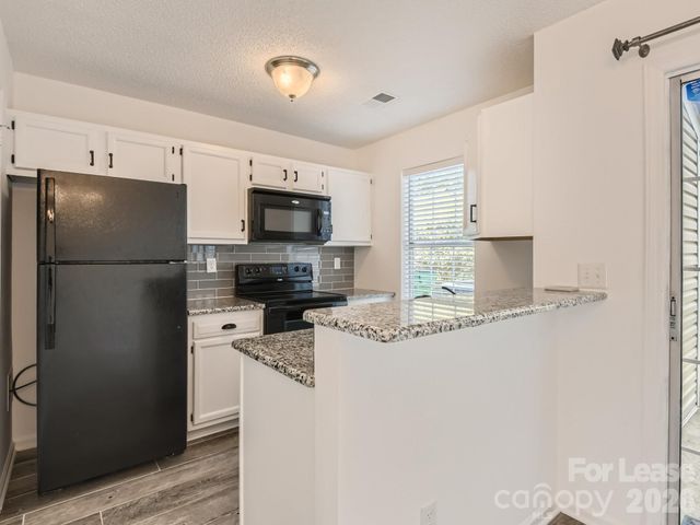 8281 Golf Ridge Drive, Charlotte, NC 28277