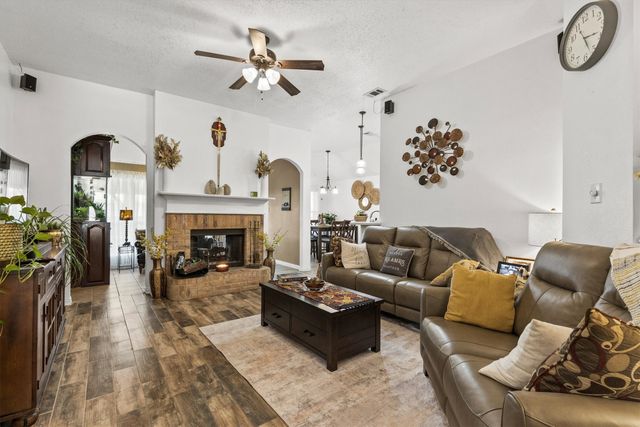 313 Leisure Lane, Waxahachie, TX 75165