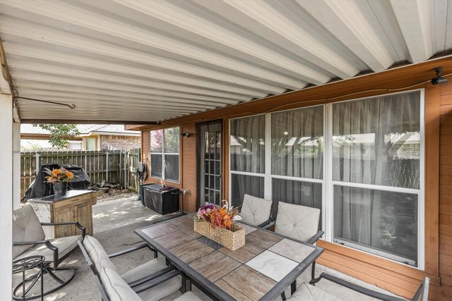313 Leisure Lane, Waxahachie, TX 75165