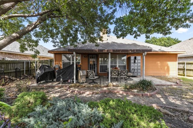 313 Leisure Lane, Waxahachie, TX 75165