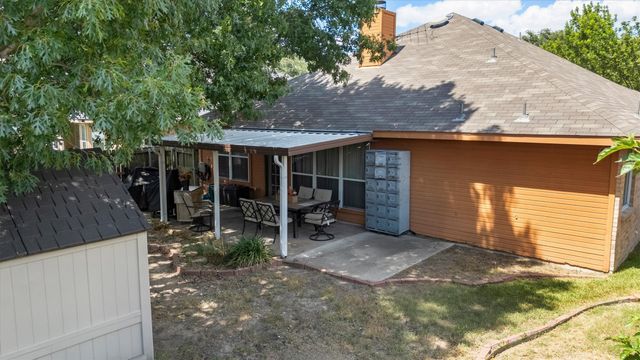 313 Leisure Lane, Waxahachie, TX 75165