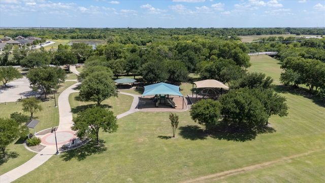 313 Leisure Lane, Waxahachie, TX 75165