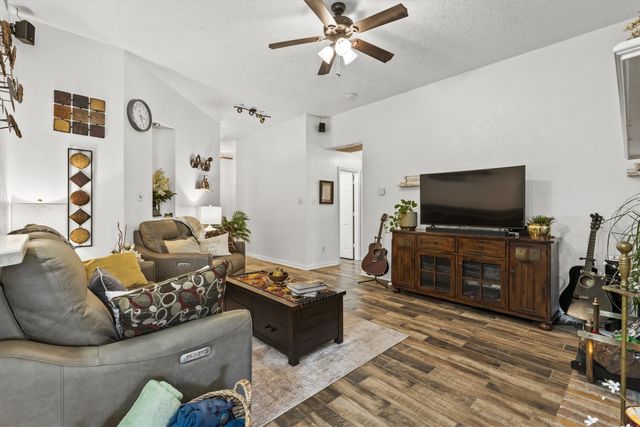 313 Leisure Lane, Waxahachie, TX 75165