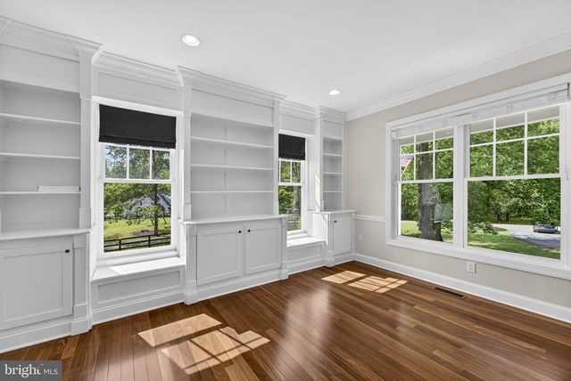 2075 MOUNTAIN RD, Haymarket, VA 20169