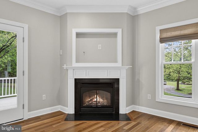 2075 MOUNTAIN RD, Haymarket, VA 20169