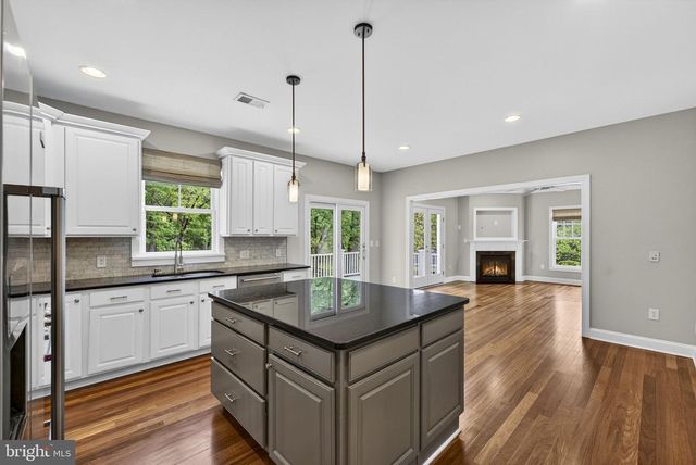 2075 MOUNTAIN RD, Haymarket, VA 20169