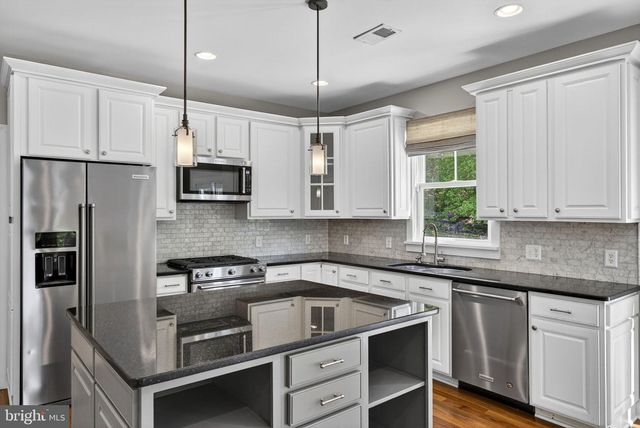 2075 MOUNTAIN RD, Haymarket, VA 20169
