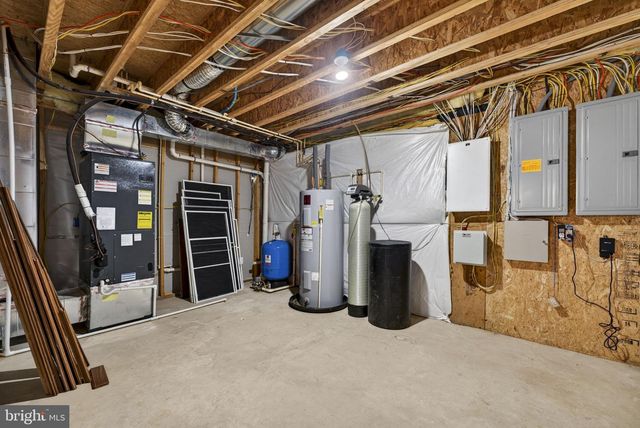 2075 MOUNTAIN RD, Haymarket, VA 20169