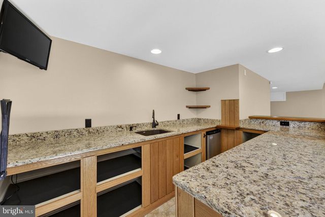 2075 MOUNTAIN RD, Haymarket, VA 20169