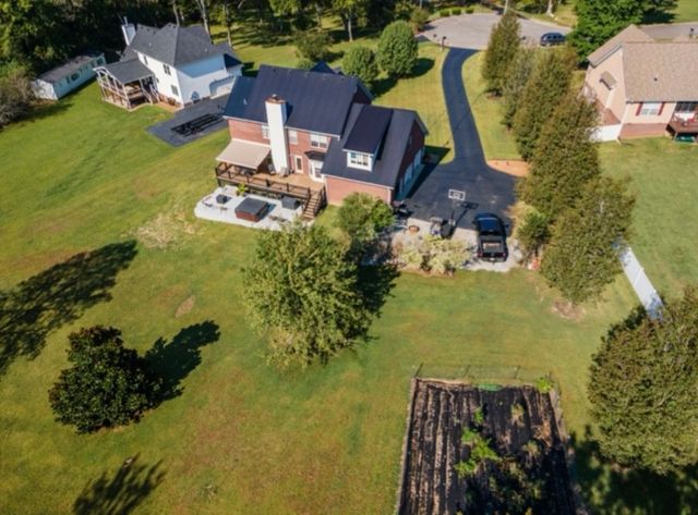 1109 Stonehenge Ct, Columbia, TN 38401