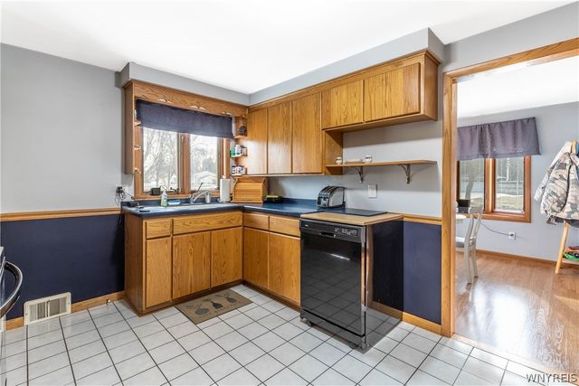 34 Brentwood Drive, North Tonawanda, NY 14120