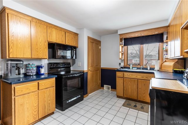 34 Brentwood Drive, North Tonawanda, NY 14120