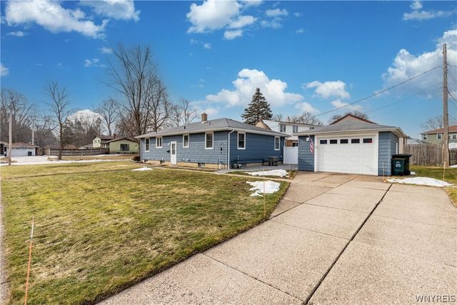 34 Brentwood Drive, North Tonawanda, NY 14120