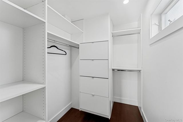 1064 Mora Place, Woodmere, NY 11598