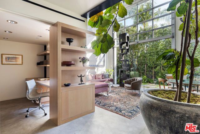 2124 Narcissus Court, Venice (los Angeles), CA 90291