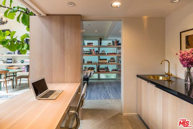 2124 Narcissus Court, Venice (los Angeles), CA 90291