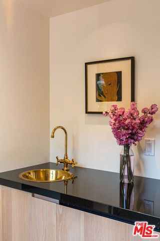 2124 Narcissus Court, Venice (los Angeles), CA 90291