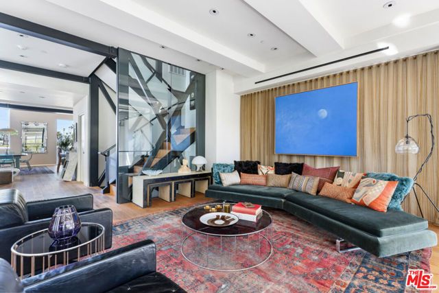 2124 Narcissus Court, Venice (los Angeles), CA 90291