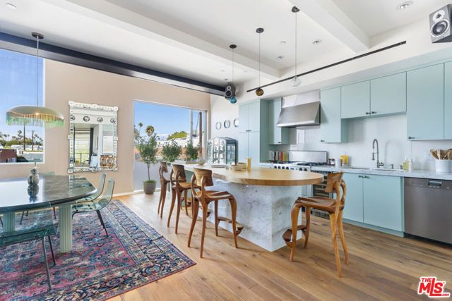 2124 Narcissus Court, Venice (los Angeles), CA 90291