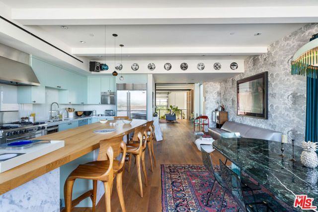 2124 Narcissus Court, Venice (los Angeles), CA 90291