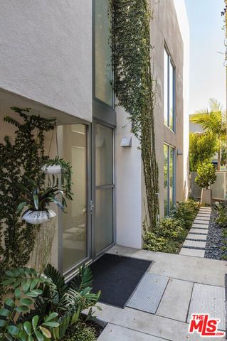 2124 Narcissus Court, Venice (los Angeles), CA 90291
