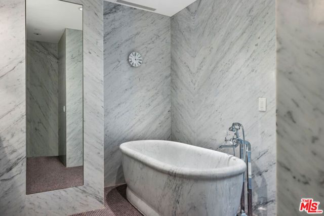 2124 Narcissus Court, Venice (los Angeles), CA 90291