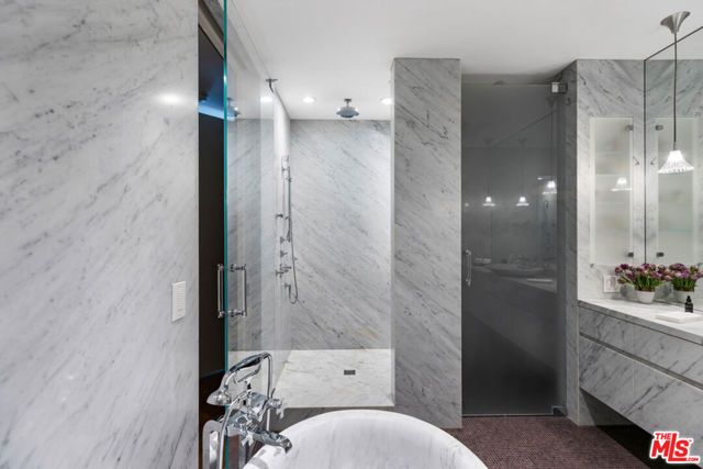 2124 Narcissus Court, Venice (los Angeles), CA 90291