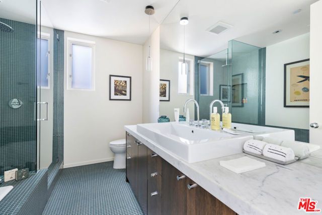 2124 Narcissus Court, Venice (los Angeles), CA 90291