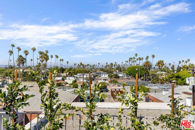 2124 Narcissus Court, Venice (los Angeles), CA 90291