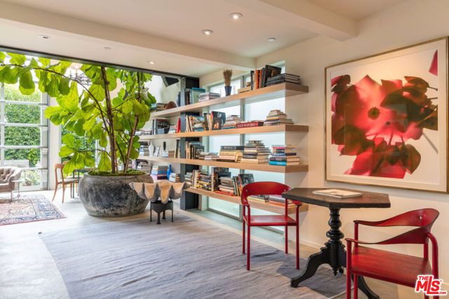 2124 Narcissus Court, Venice (los Angeles), CA 90291