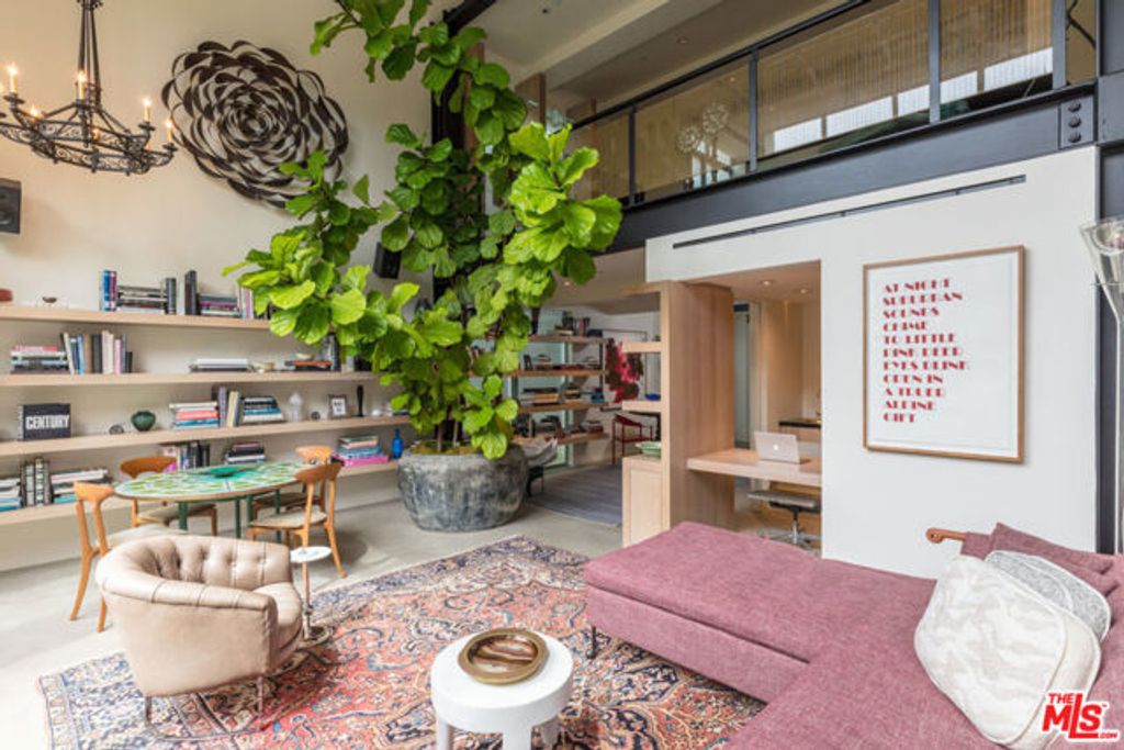 2124 Narcissus Court, Venice (los Angeles), CA 90291