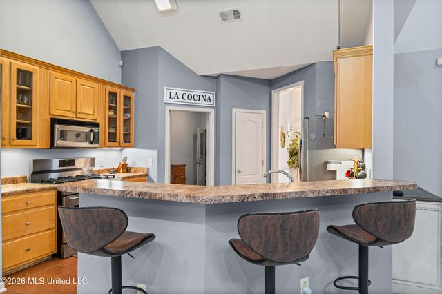 10120 N Cypress Lake Drive, Olive Branch, MS 38654