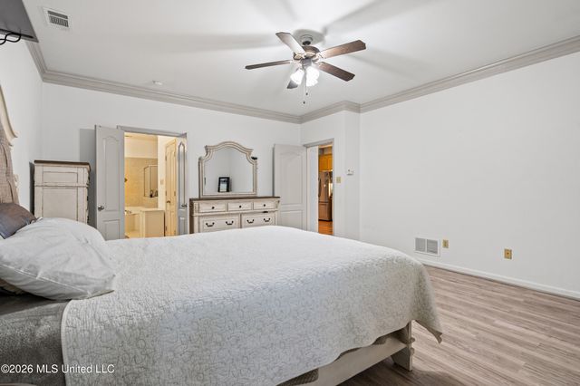 10120 N Cypress Lake Drive, Olive Branch, MS 38654