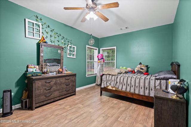 10120 N Cypress Lake Drive, Olive Branch, MS 38654