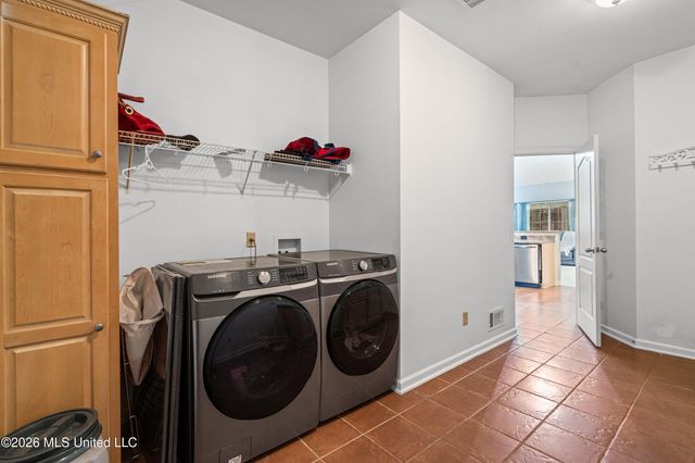 10120 N Cypress Lake Drive, Olive Branch, MS 38654
