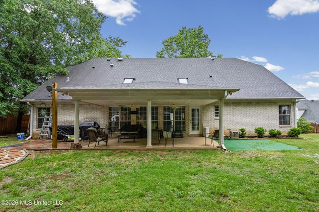 10120 N Cypress Lake Drive, Olive Branch, MS 38654