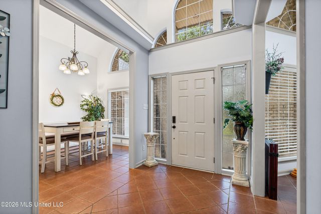 10120 N Cypress Lake Drive, Olive Branch, MS 38654