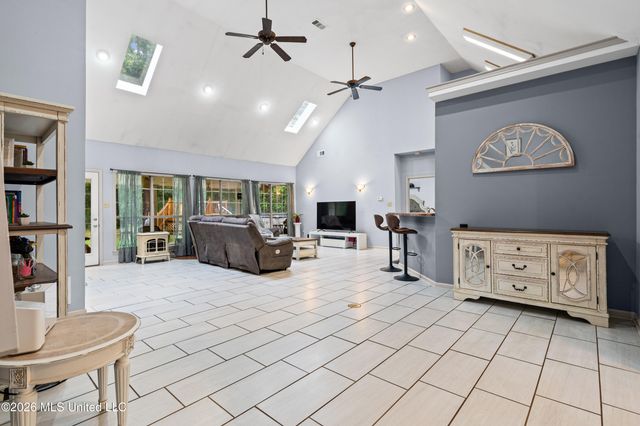 10120 N Cypress Lake Drive, Olive Branch, MS 38654