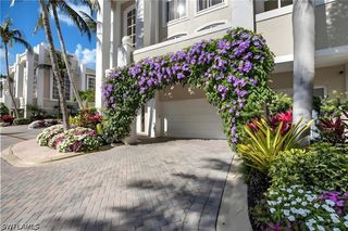 7071 Pelican Bay BLVD V8, Naples, FL 34108