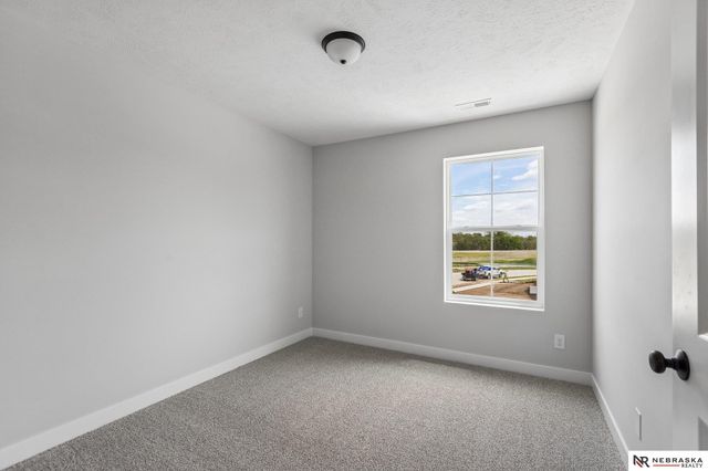 11422 N 160 Court, Bennington, NE 68007