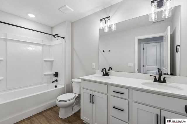 11422 N 160 Court, Bennington, NE 68007