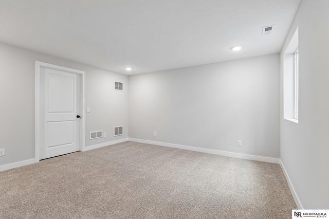 11422 N 160 Court, Bennington, NE 68007