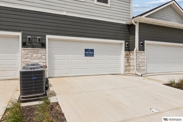 11422 N 160 Court, Bennington, NE 68007